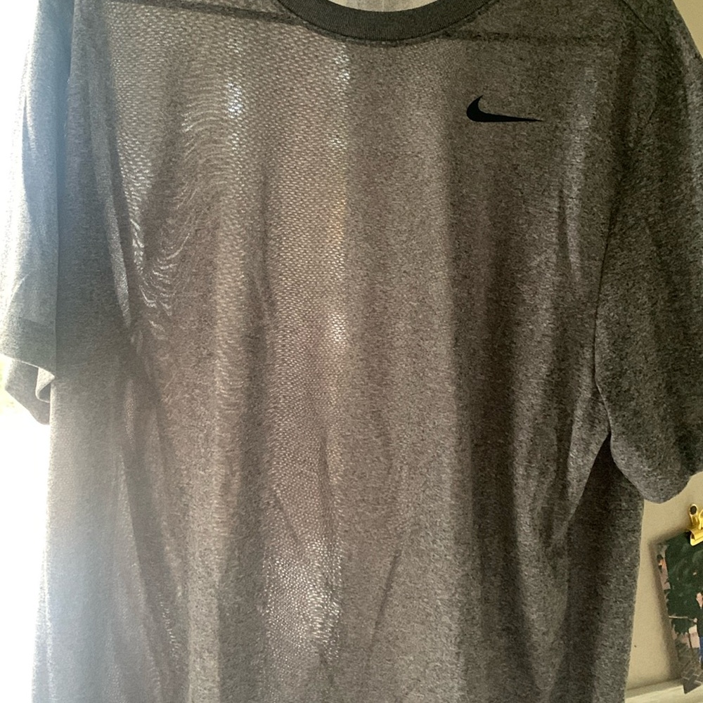 Large grey men’s Nike dri fit shirt